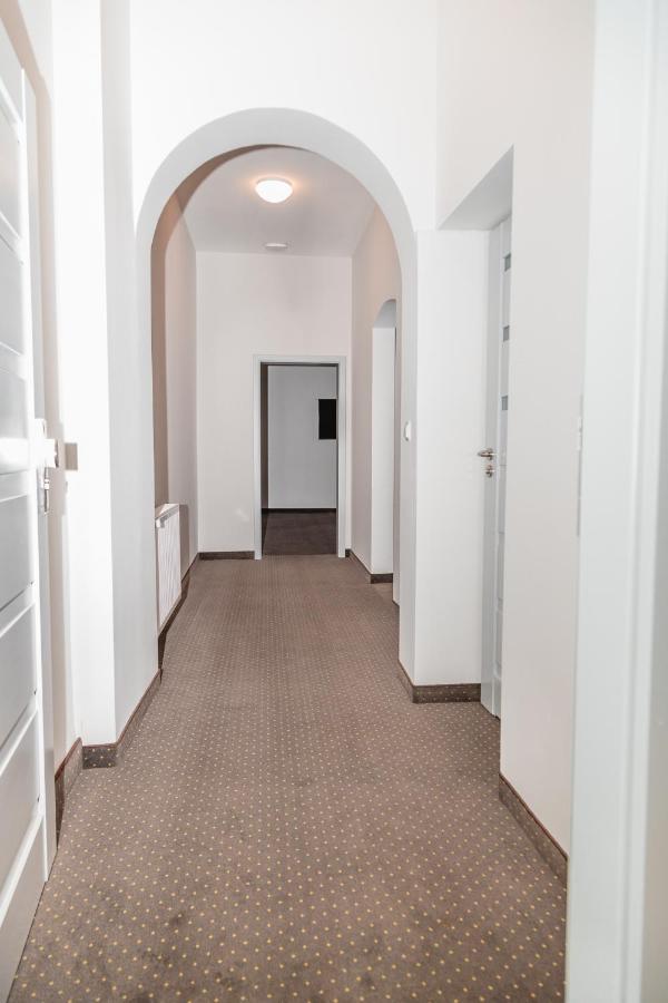 The Old Townhouse Aparthotel Krosno Exterior photo
